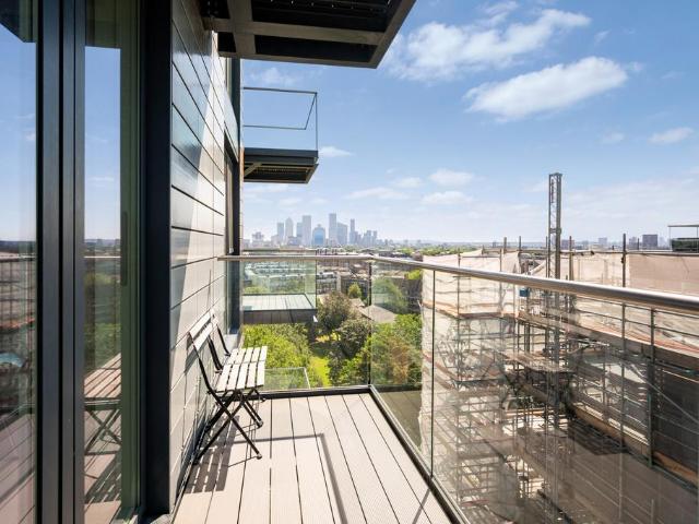Flat for sale in St. George in the East, Wapping