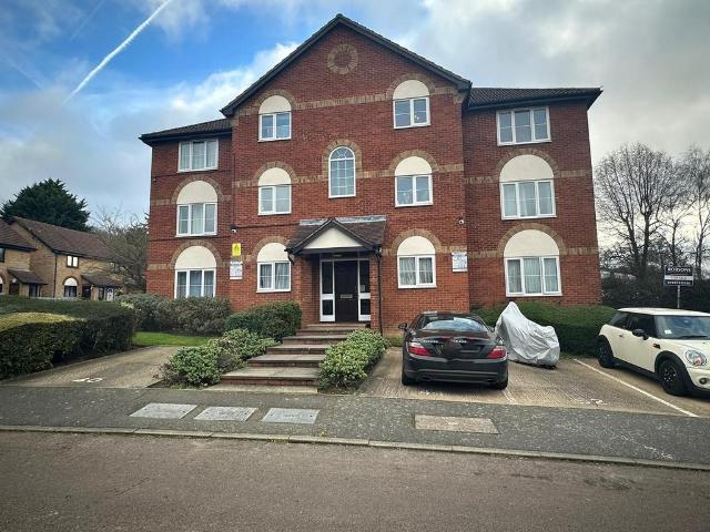 Flat for sale in London Borough of Hillingdon, Greater London