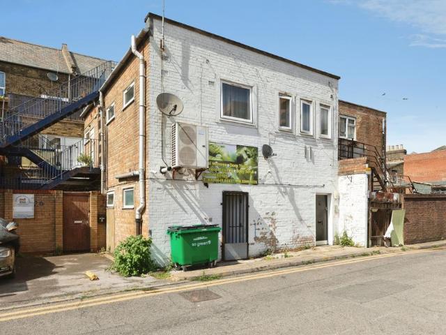 Flat for sale in Leyton, Greater London
