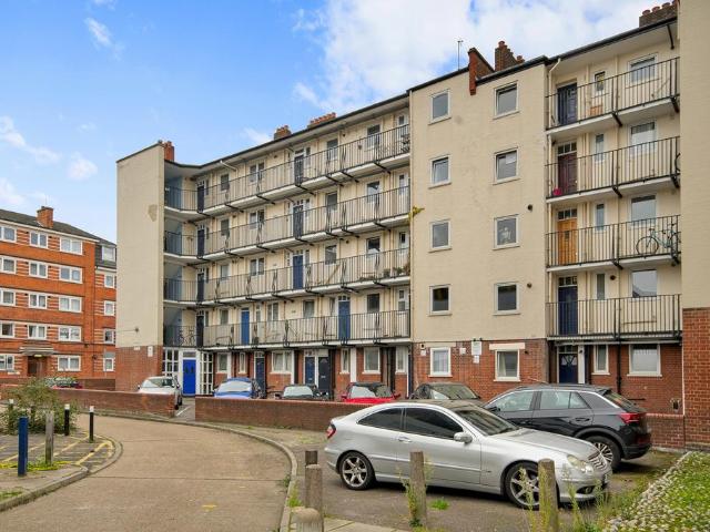 Flat for sale in Bethnal Green, Greater London
