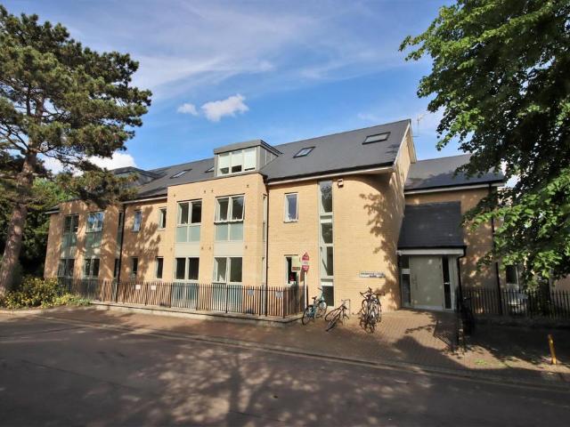 Flat for sale in Arbury, Cambridgeshire