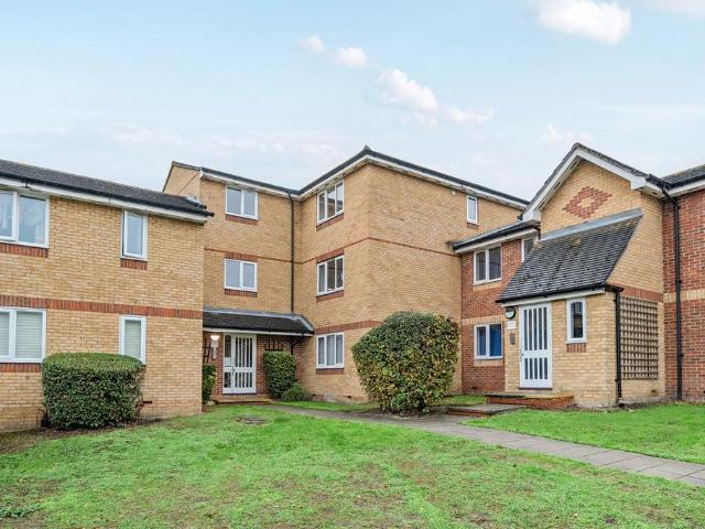 Flat for sale in London Borough of Bexley, Greater London