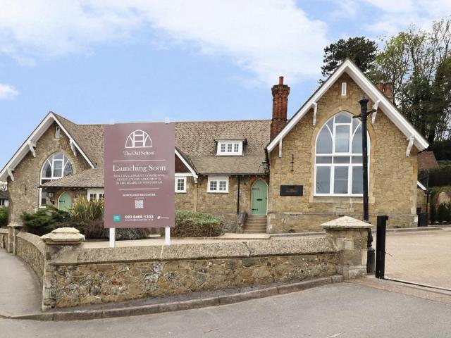 Flat for sale in The Butts, Kent