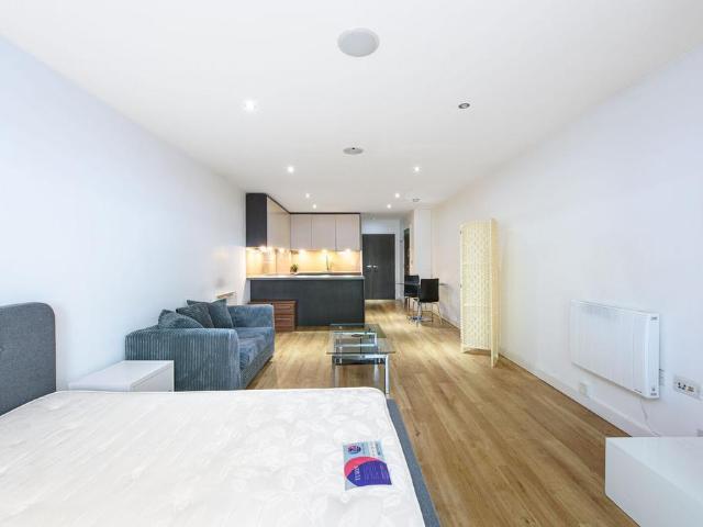 Flat for sale in Colindale, Greater London