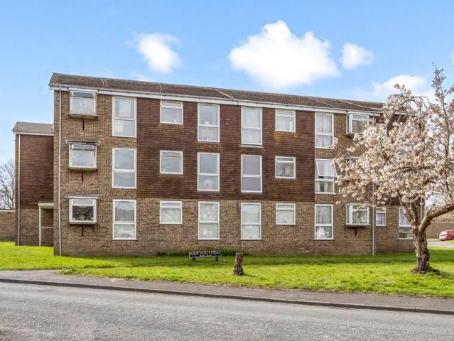 Flat for sale in Horsham, West Sussex