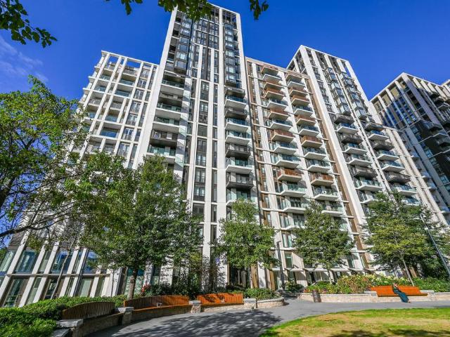 Flat for sale in London Borough of Hammersmith and Fulham, Greater London