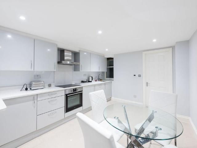 Flat for sale in Bloomsbury, Greater London