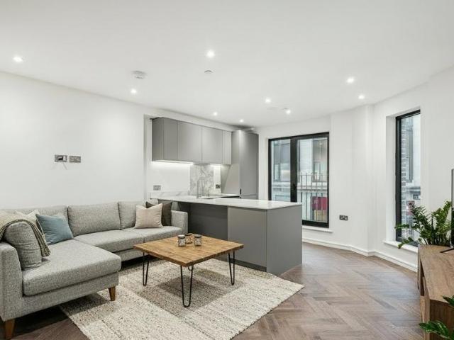 Flat for sale in Aldgate, Lyons