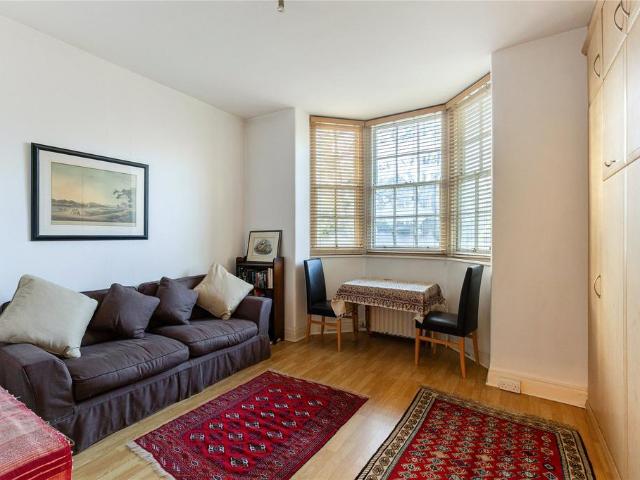 Flat for sale in Notting Hill, Greater London