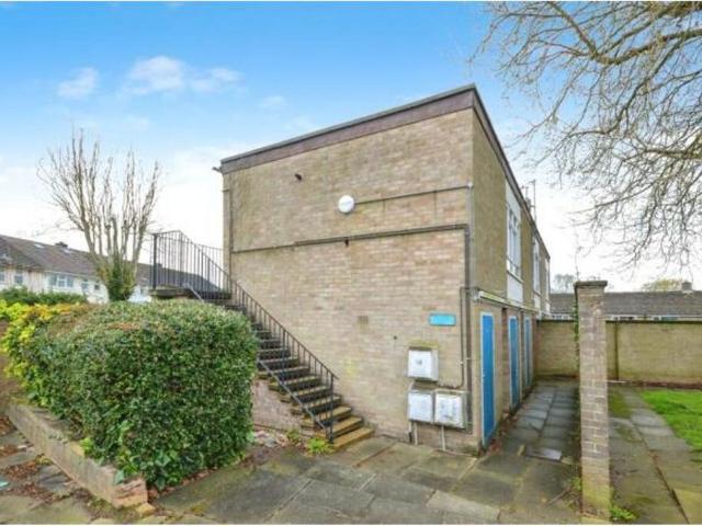 Flat for sale in Pouchen End, Hertfordshire
