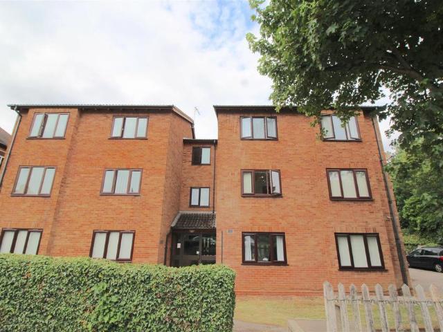 Flat for sale in Yardley, Lyndon Green