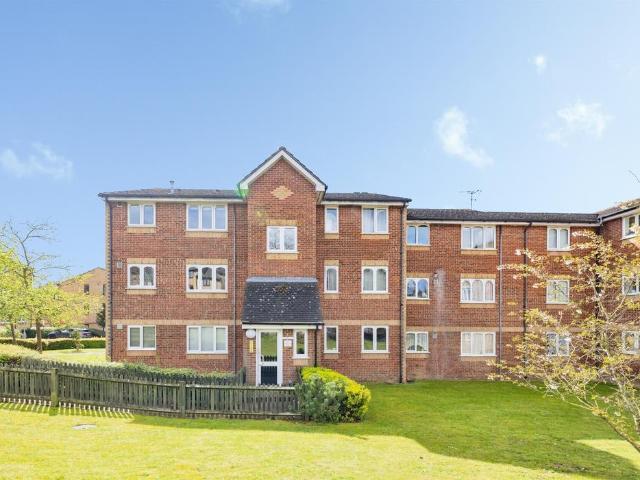 Flat for sale in North Watford