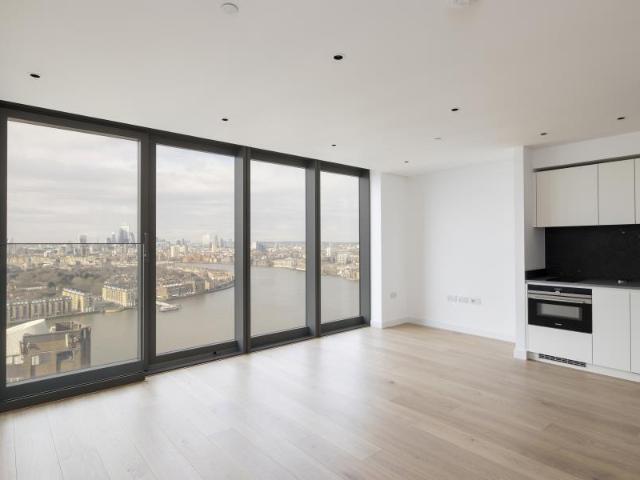 Flat for sale in Canary Wharf, Greater London