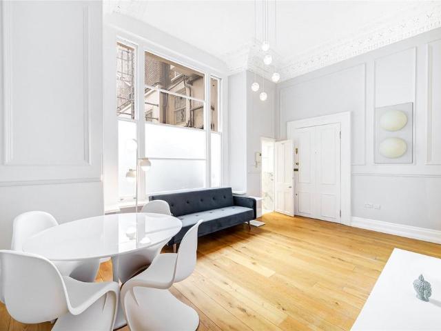 Flat for sale in Brompton, Greater London
