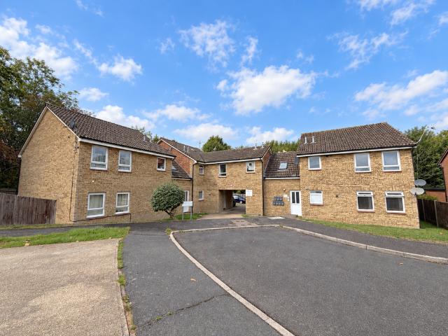 Flat for sale in Midway, Kent