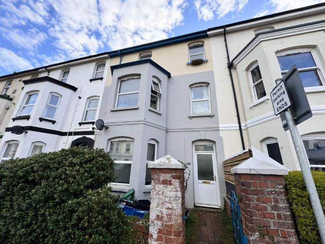 Flat for sale in Withycombe, Budlake