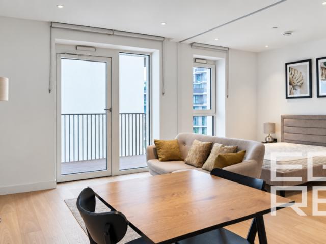 Flat for sale in London Borough of Hammersmith and Fulham, Greater London