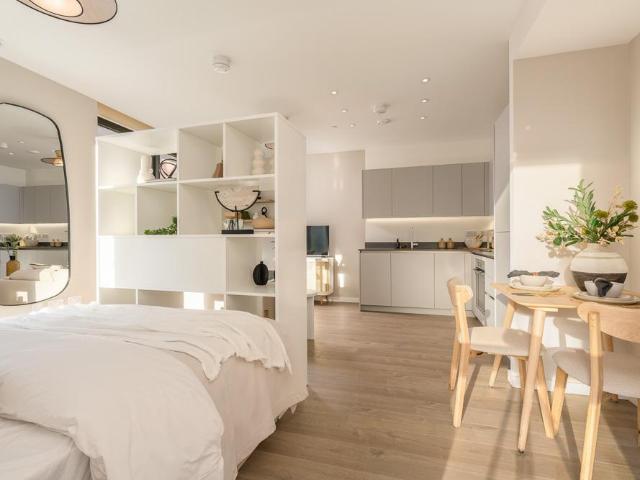 Flat for sale in London, Isle Of Man