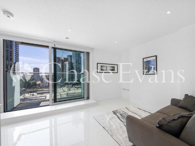 Flat for sale in Isle Of Dogs, Greater London