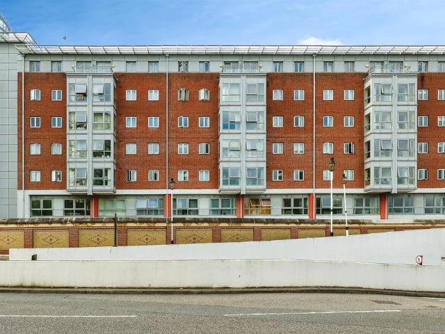 Flat for sale in Portsea, City Of Portsmouth