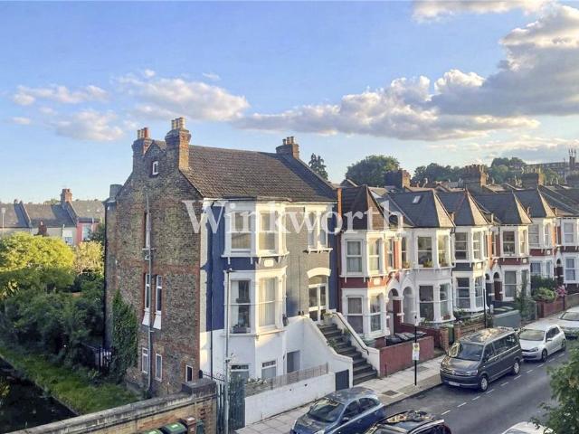 Flat for sale in Harringay, Greater London