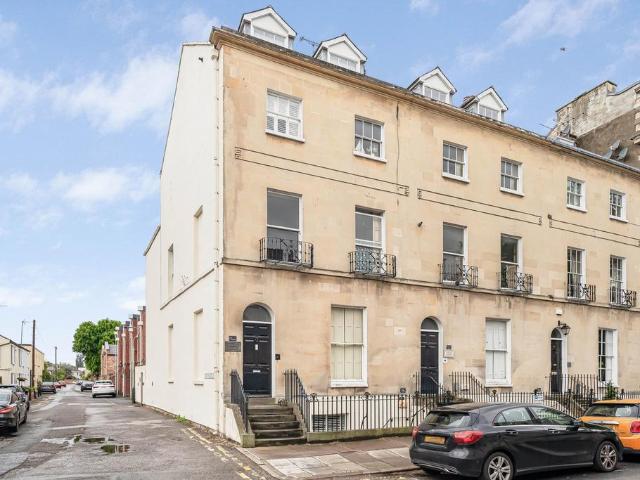 Flat for sale in Montpellier, Golden Valley