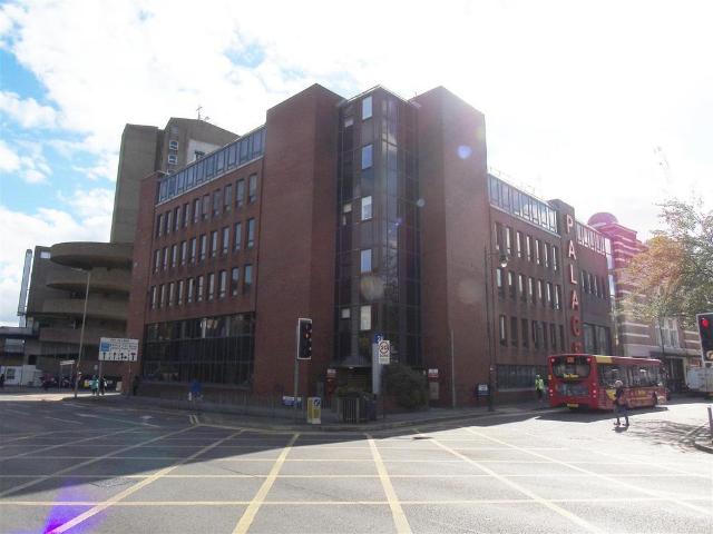 Flat for sale in North Watford, Hertfordshire