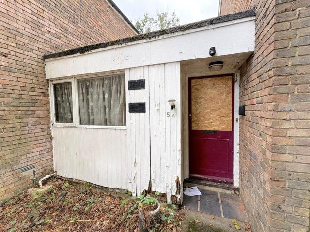 Flat for sale in Cranleigh, Waverley