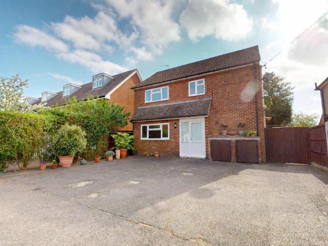 Flat for sale in Midway, Kent
