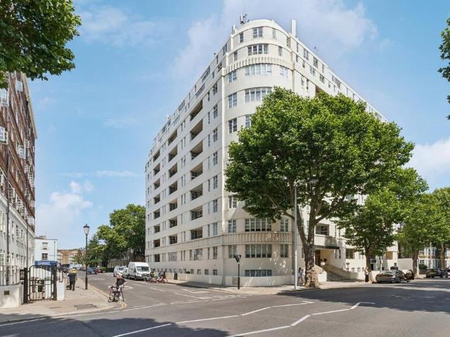 Flat for sale in Chelsea, Greater London