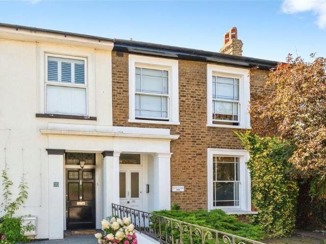 Flat for sale in Norbiton, Greater London