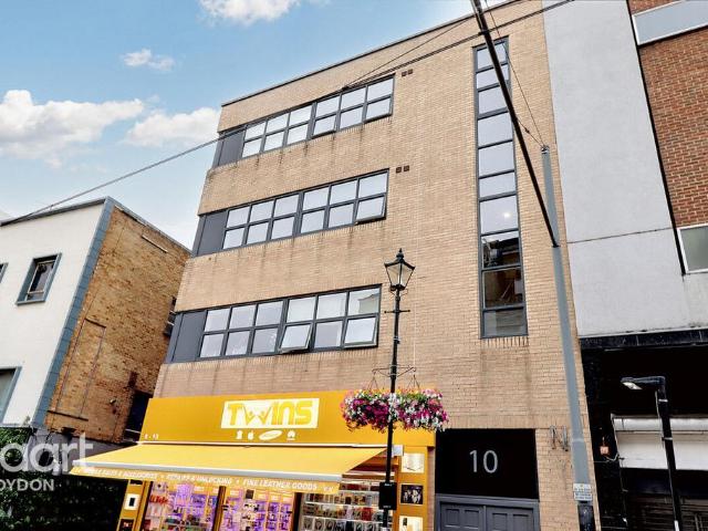 Flat for sale in Croydon, Broad Green