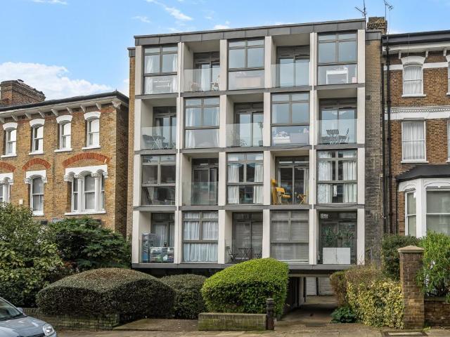 Flat for sale in Belsize Park, Greater London