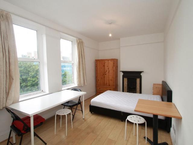 Flat for sale in Holloway, Lower Holloway