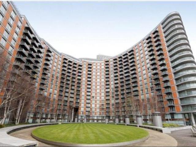 Flat for sale in Blackwall, Greater London