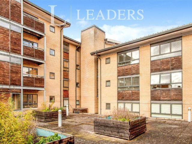 Flat for sale in Arbury, Cambridgeshire