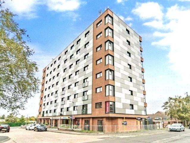 Flat for sale in Swanley, The Butts