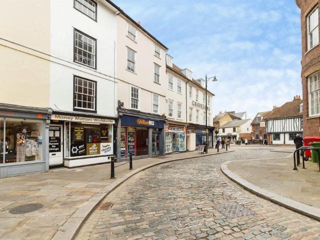 Flat for sale in Hertford, Colliers End