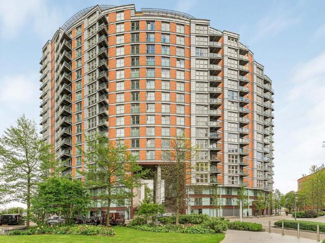 Flat for sale in Greenwich Peninsula, Greater London