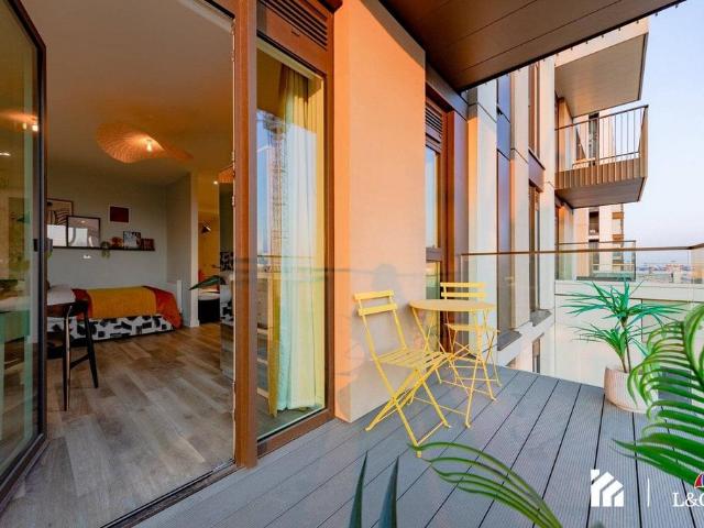 Flat for sale in Shepherd's Bush, Greater London