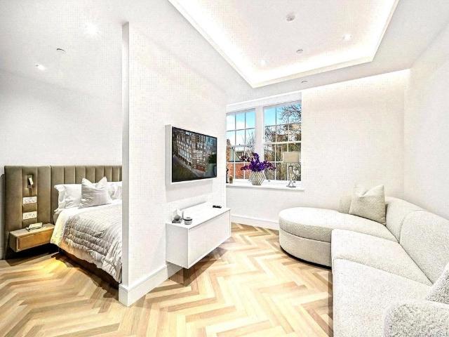 Flat for sale in The Borough, Greater London