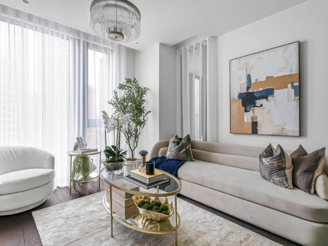 Flat for sale in Vauxhall, Greater London
