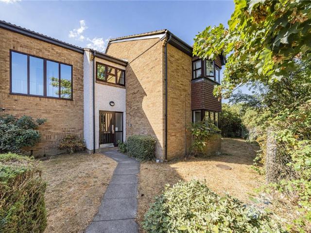 Flat for sale in Yiewsley, Greater London