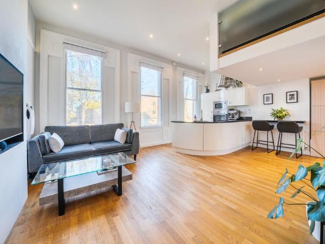 Flat for sale in Clewer Village, Windsor
