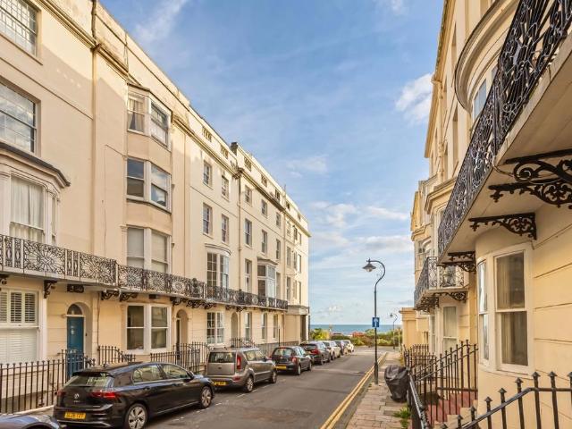 Flat for sale in Kemptown, Brighton & Hove