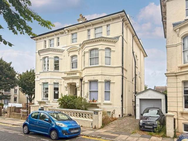 Flat for sale in Round Hill, Brighton & Hove