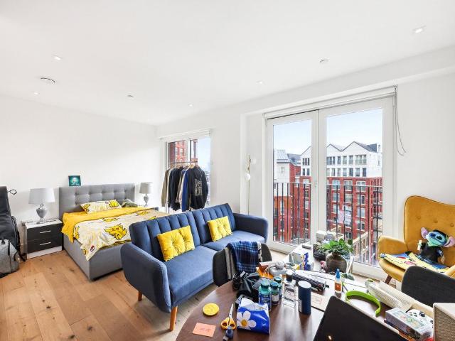 Flat for sale in Vauxhall, Isle Of Man