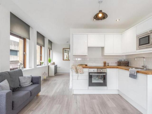 Flat for sale in West Yorkshire