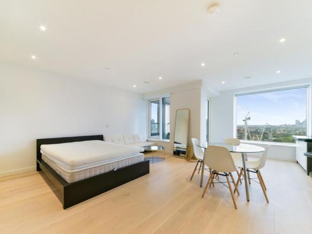 Flat for sale in Elephant and Castle, Greater London