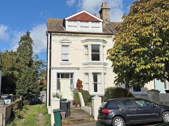 Flat for sale in Round Hill, Brighton